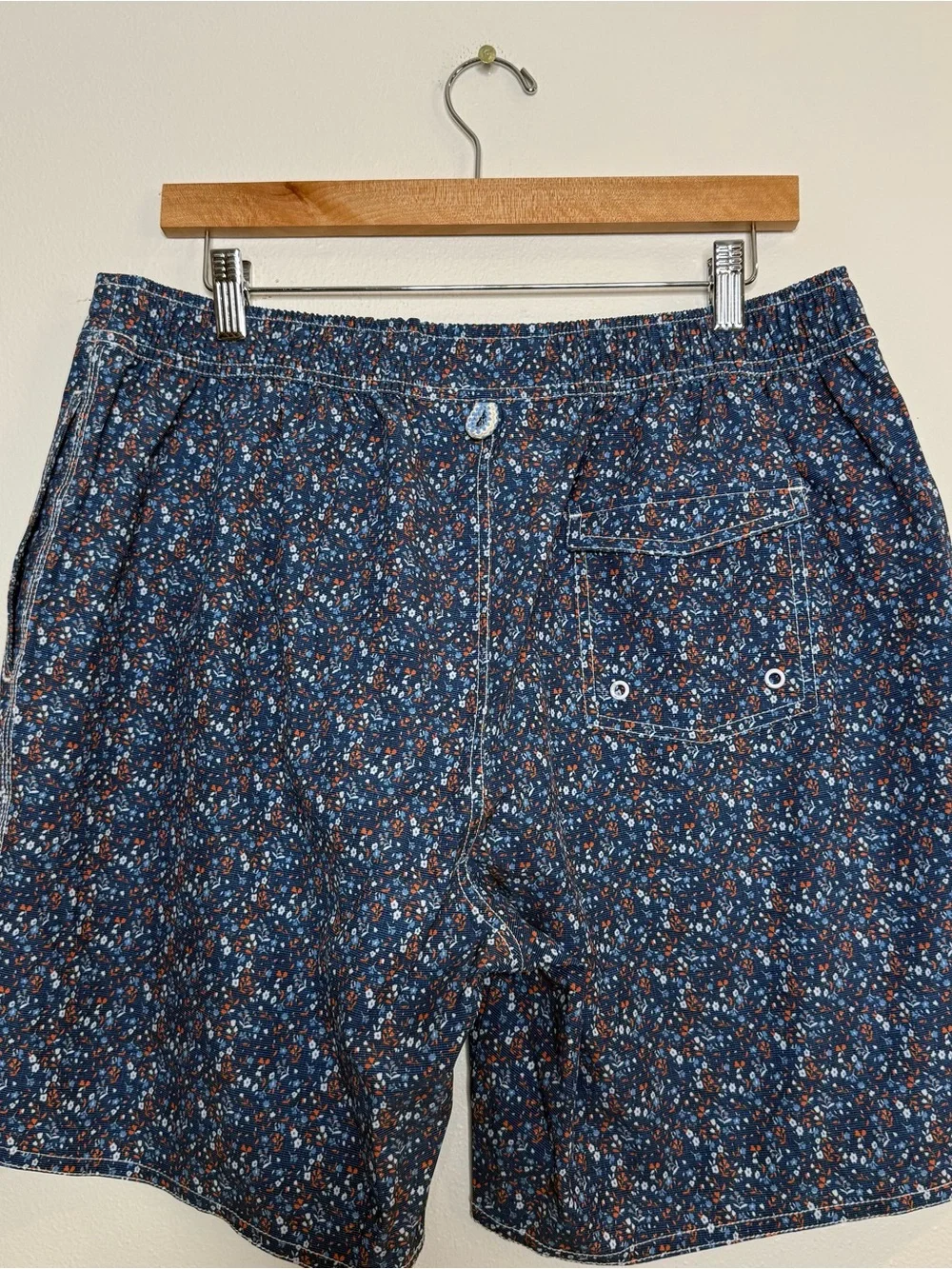 Johnnie O Men’s Dorado Swim Trunk size large blue floral print